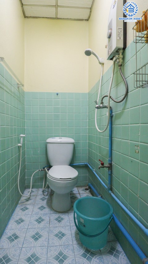 *****ทาวน์เฮ้าส์มือสองย่านกรุงเทพมหานคร ม.ร่มเย็น จรัญสนิทวงศ์ บนเนื้อที่ 23 ตร.ว. ฟังก์ชัน 3 ห้องนอน 3 ห้องน้ำ 1 ที่จอดรถ บ้านทำเลดี เดินทางสะดวก ติดถ.จรัญสนิทวงศ์ ใกล้รถไฟฟ้าสายสีน้ำเงิน "สถานีบางอ้อ" และทางด่วน "ศรีรัช"